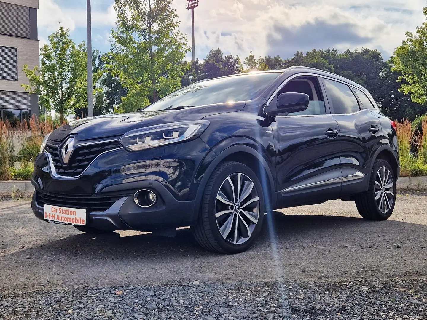 Renault Kadjar Bose Edition 4x4/Navi/Leder/PDC/Kamera/Euro6/2Hand Schwarz - 1
