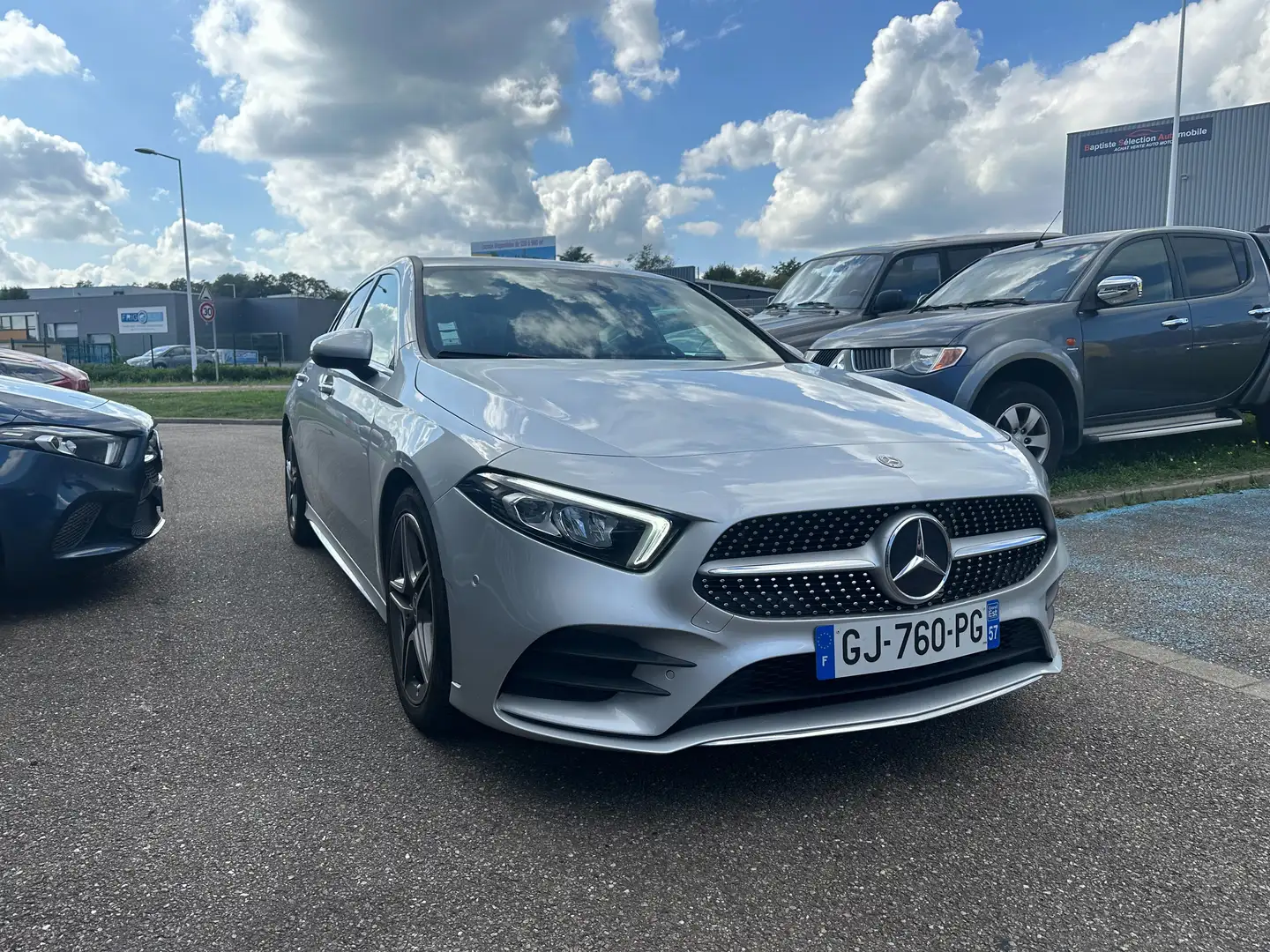 Mercedes-Benz A 180 Classe   7G-DCT AMG Line Gris - 2