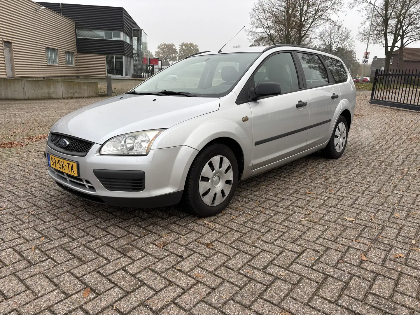 Ford Focus Wagon 1.6-16V Champion [ airco,audio,cruise,trekha Gris - 1