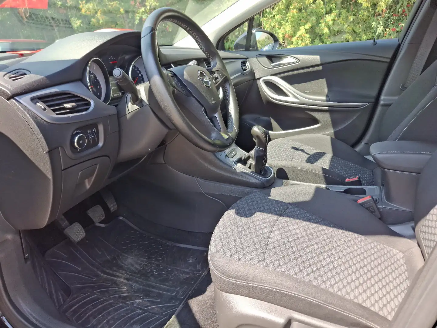 Opel Astra Turbo ecoflex Direct Inject. Onyx Schwarz St./St. Schwarz - 2