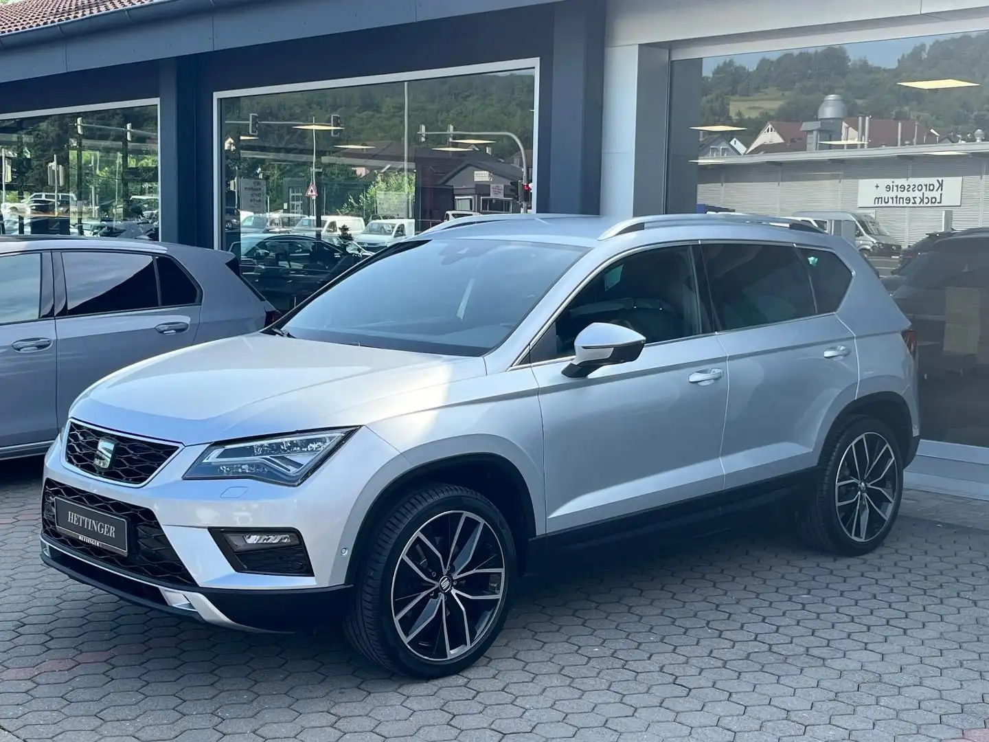 SEAT Ateca XCELLENCE 2.0 TDI 4x4 DSG, 19",AHK,Navi,Al Silber - 1