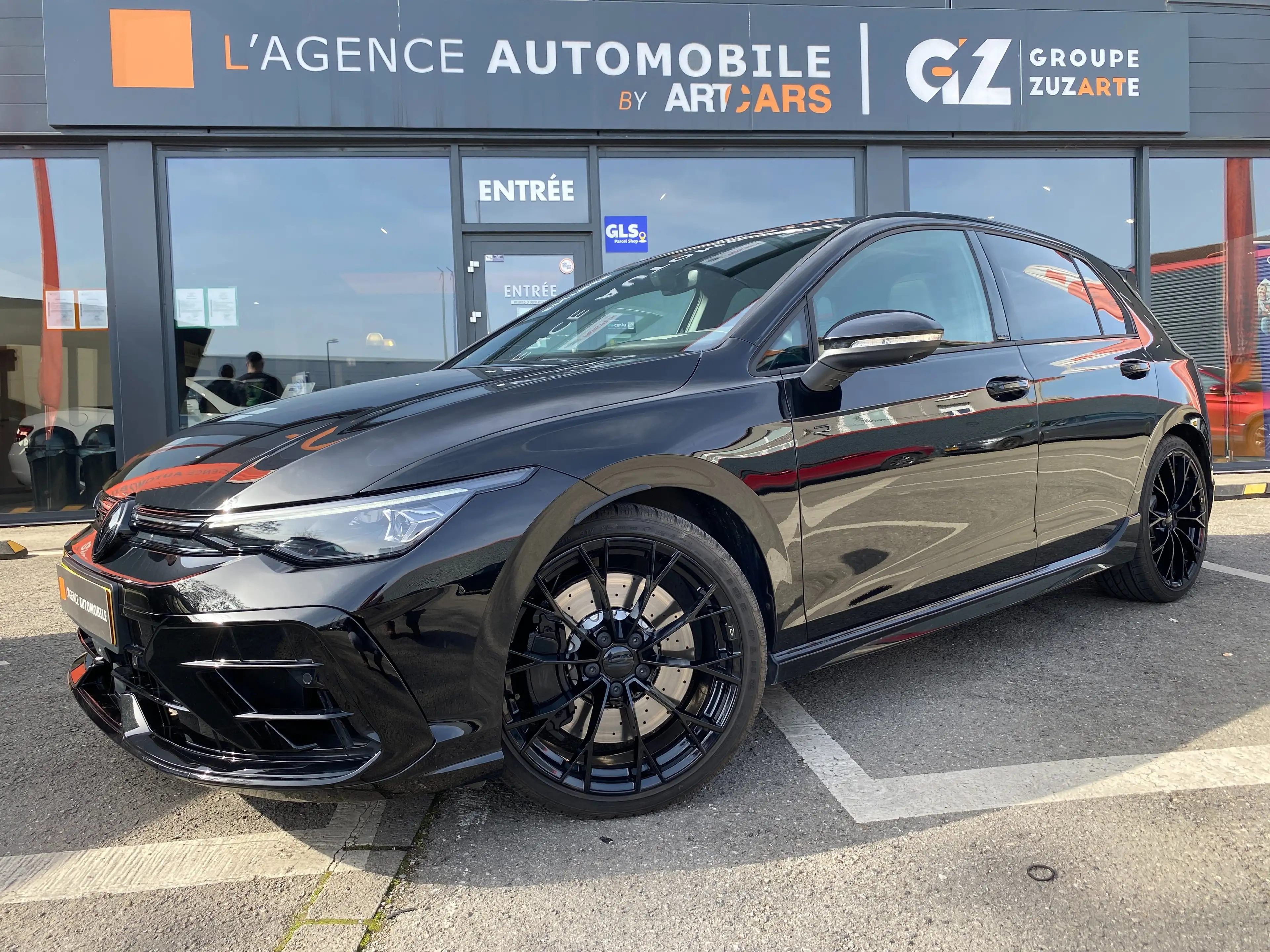 Volkswagen Golf R Golf 2.0 TSI OPF 4Motion DSG R Black Edition — photo 2