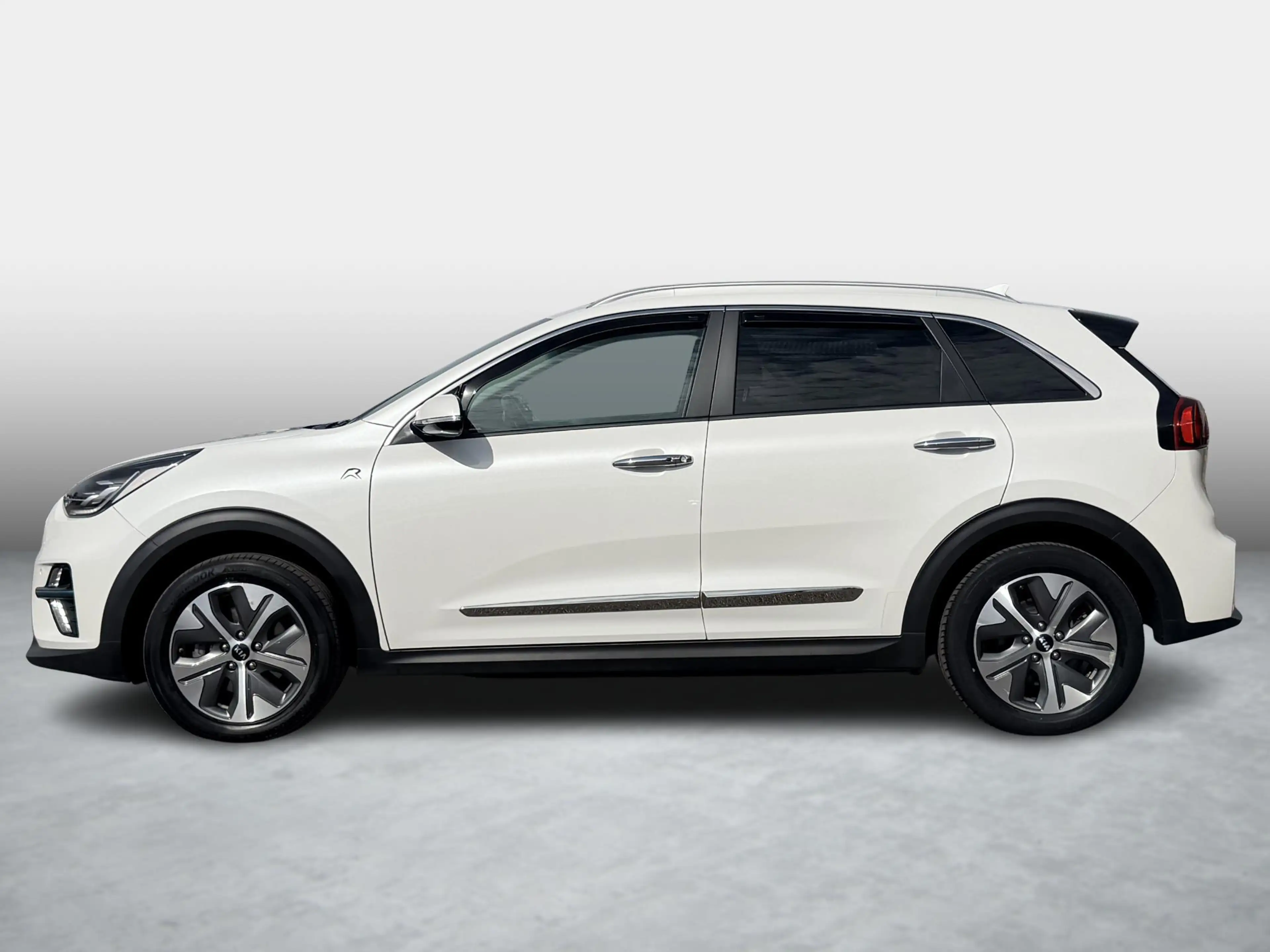 Kia e-Niro DynamicLine 64 kWh SOH 95,8% | Warmtepomp | JBL | — photo 14