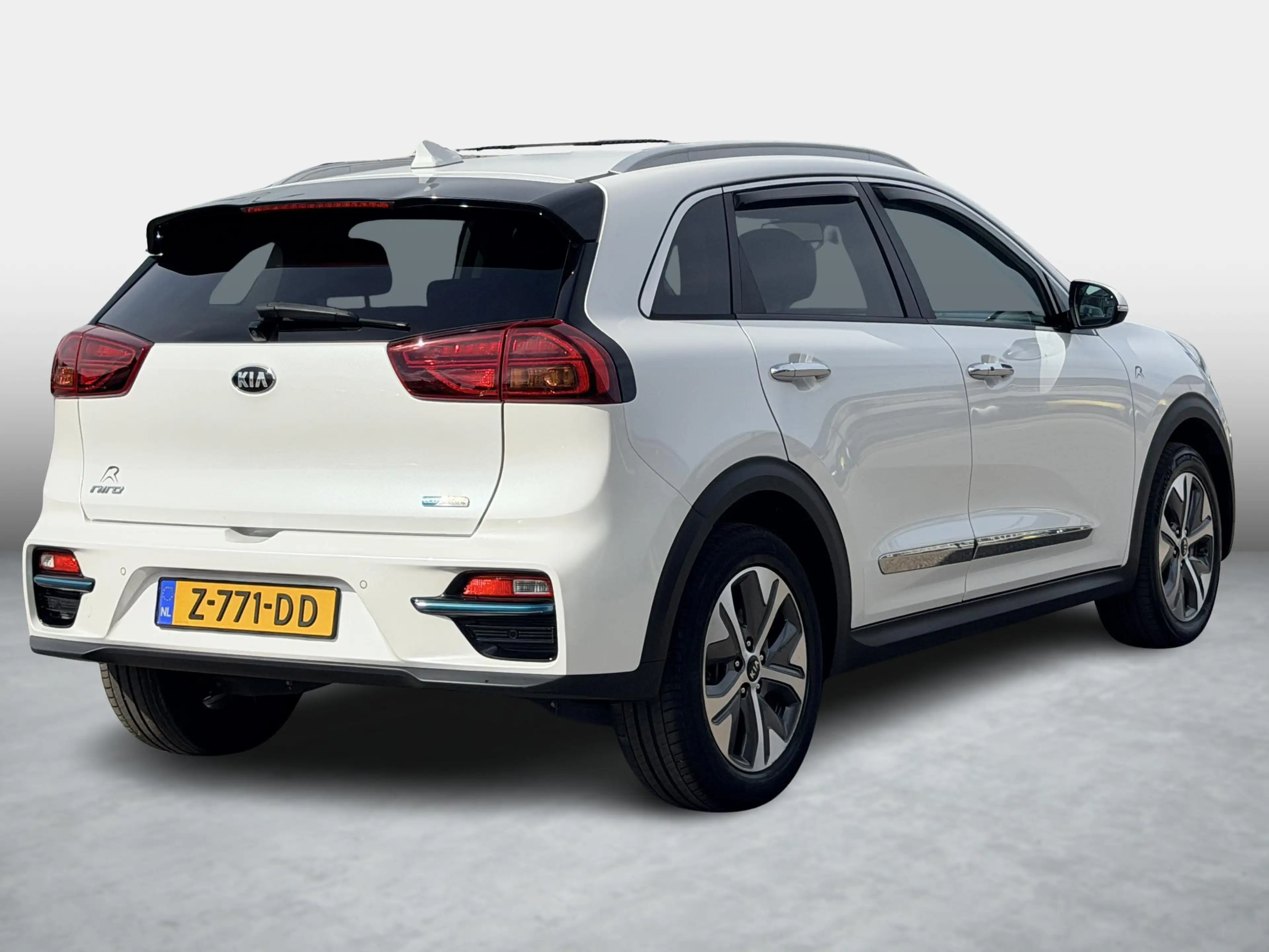 Kia e-Niro DynamicLine 64 kWh SOH 95,8% | Warmtepomp | JBL | — photo 5