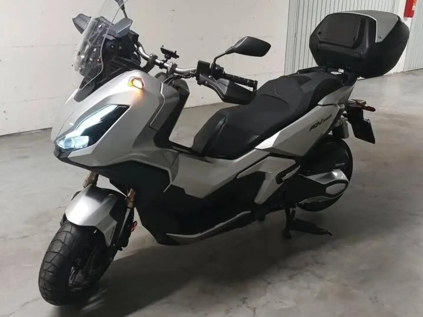 Honda ADV 350 Szürke - 2