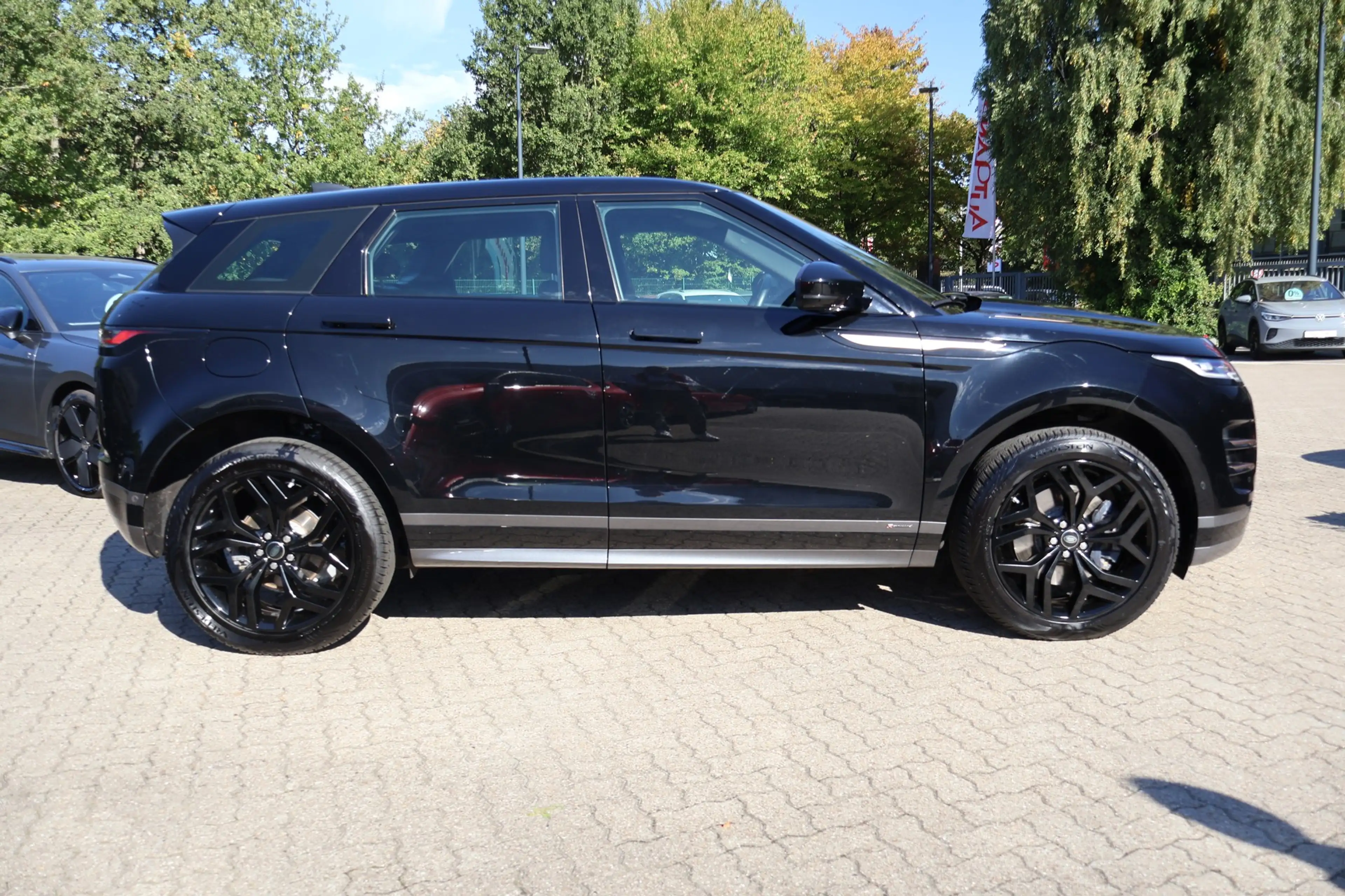 Land Rover Range Rover Evoque Evoque 2.0 M-Hybrid R-Dynamic LED Navi Tempomat — photo 8