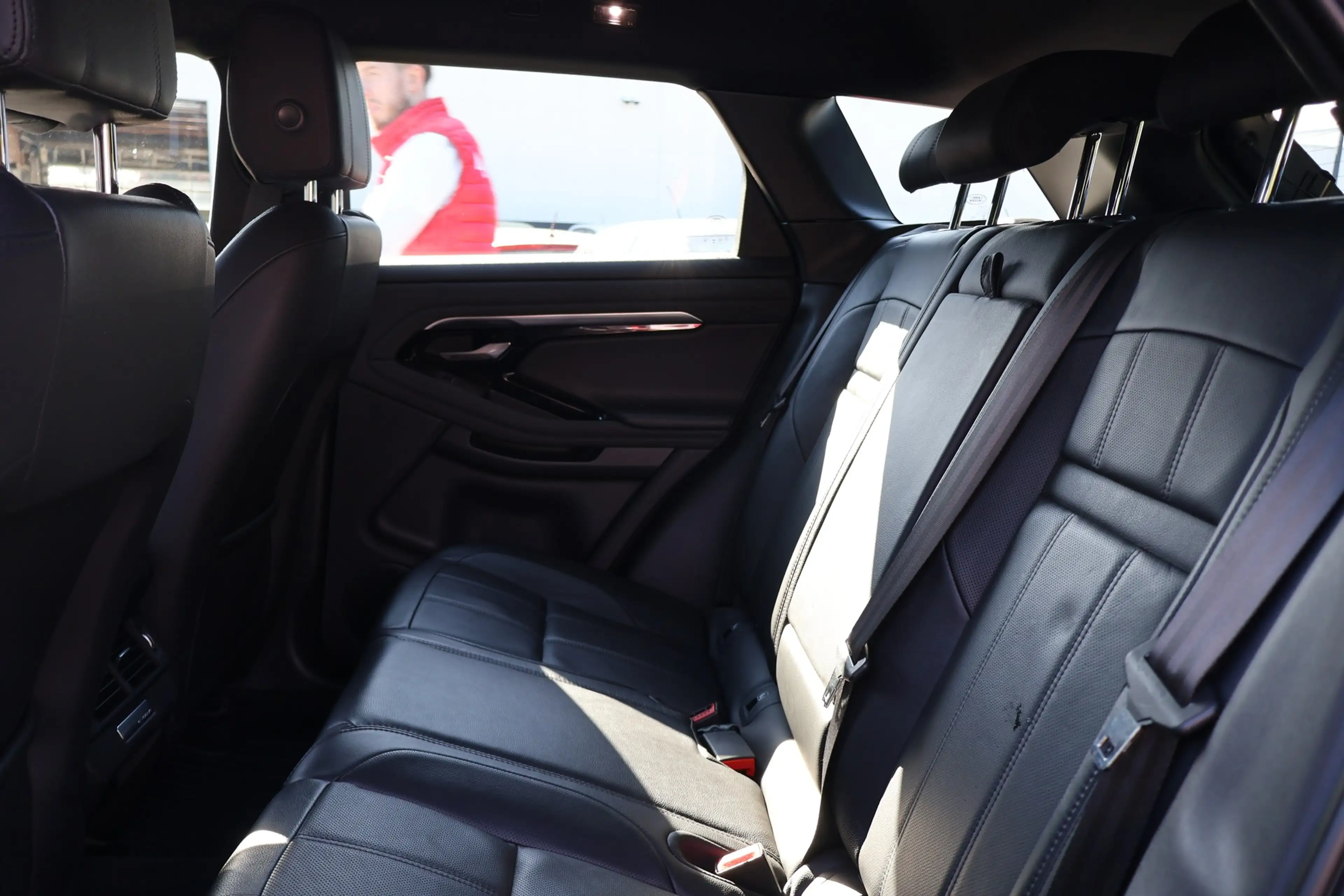 Land Rover Range Rover Evoque Evoque 2.0 M-Hybrid R-Dynamic LED Navi Tempomat — photo 14