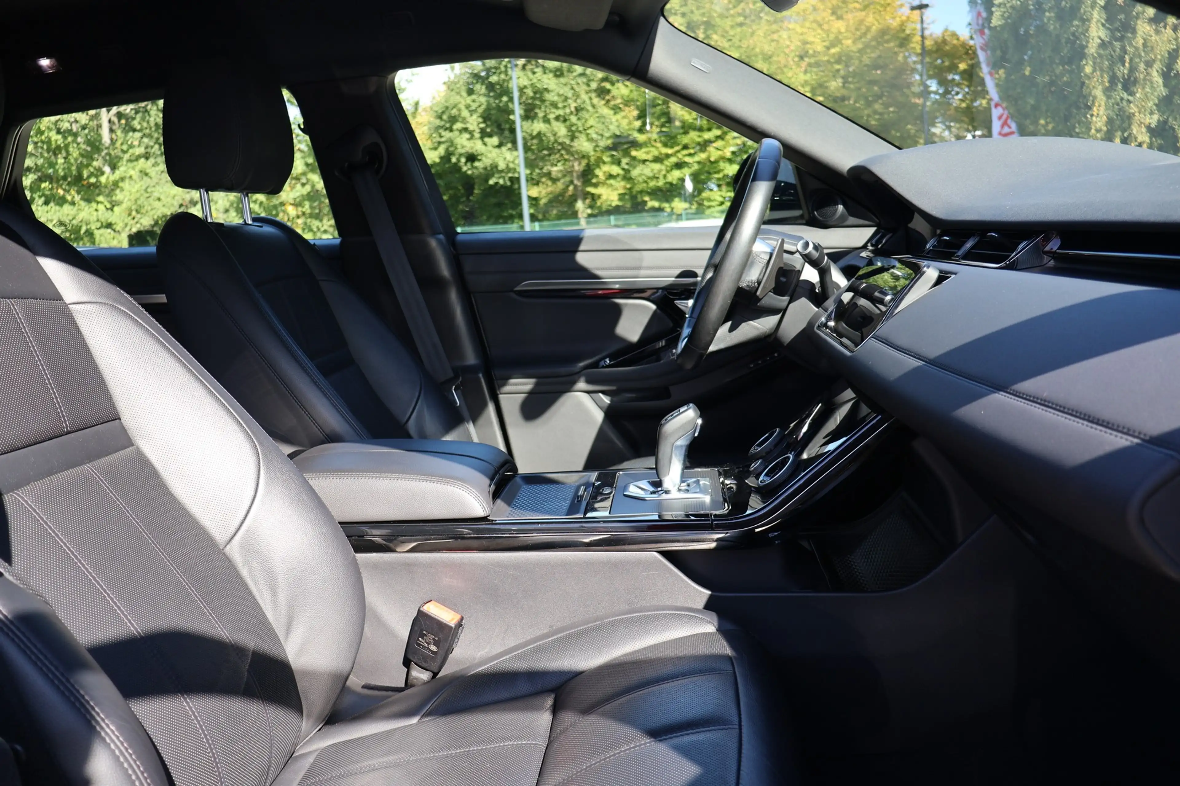 Land Rover Range Rover Evoque Evoque 2.0 M-Hybrid R-Dynamic LED Navi Tempomat — photo 12