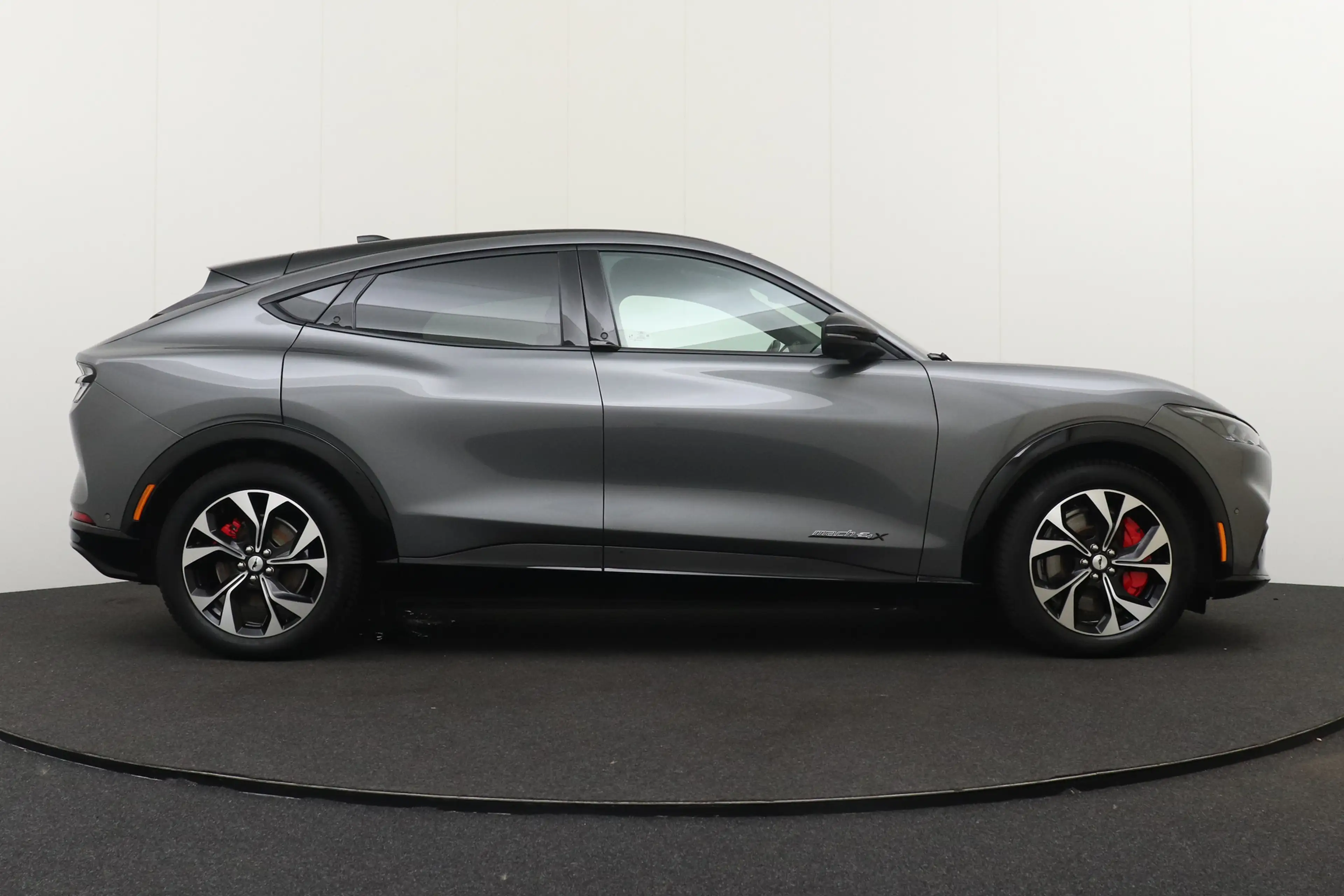 Ford Mustang Mach-E Extended First Edition AWD 98 kWh (SOH 94%) Adapt. — photo 7
