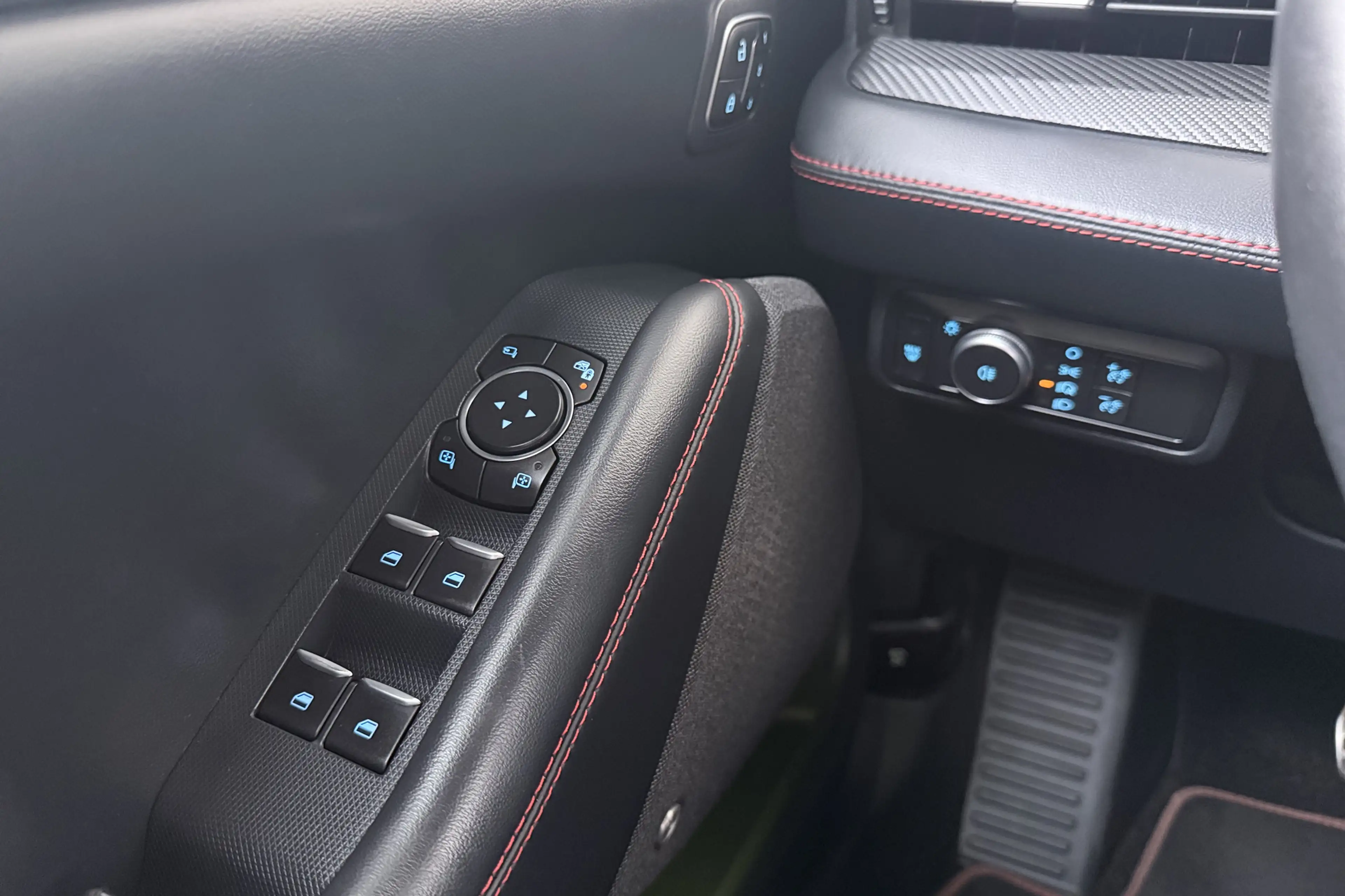 Ford Mustang Mach-E Extended First Edition AWD 98 kWh (SOH 94%) Adapt. — photo 17
