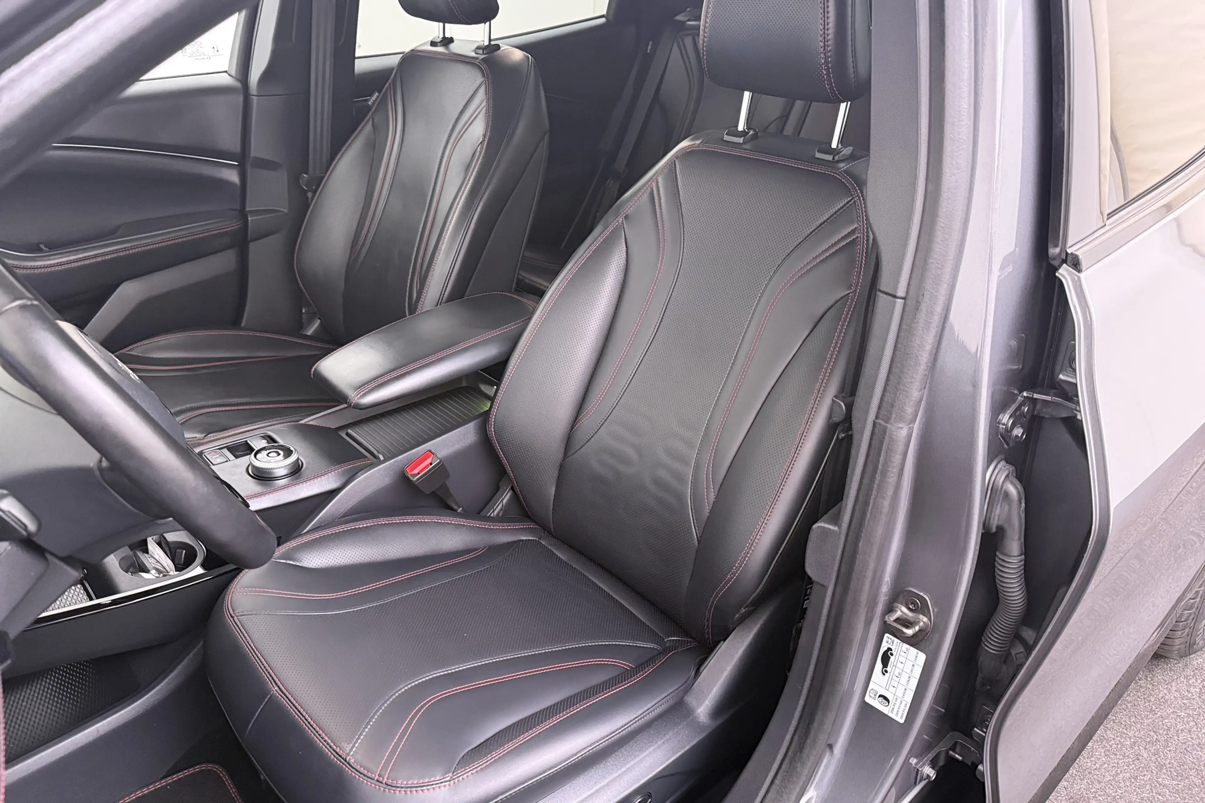 Ford Mustang Mach-E Extended First Edition AWD 98 kWh (SOH 94%) Adapt. — photo 10