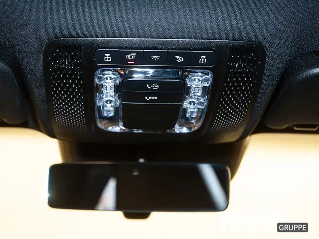 Mercedes-Benz Cla view 11
