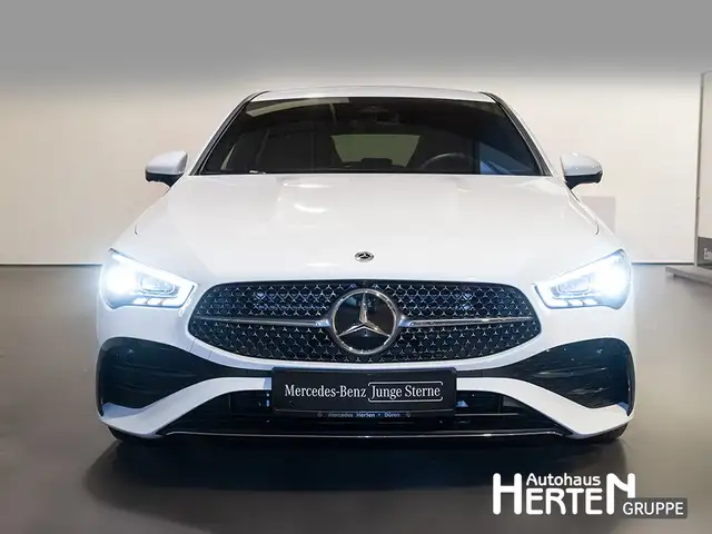 Mercedes-Benz Cla view 2