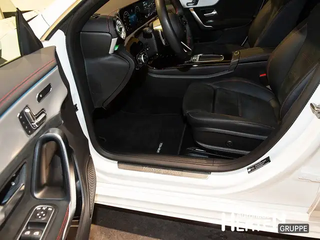 Mercedes-Benz Cla view 12