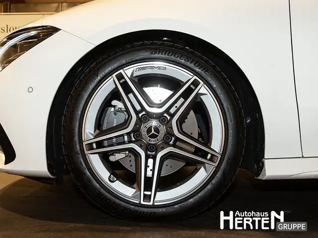 Mercedes-Benz Cla view 5