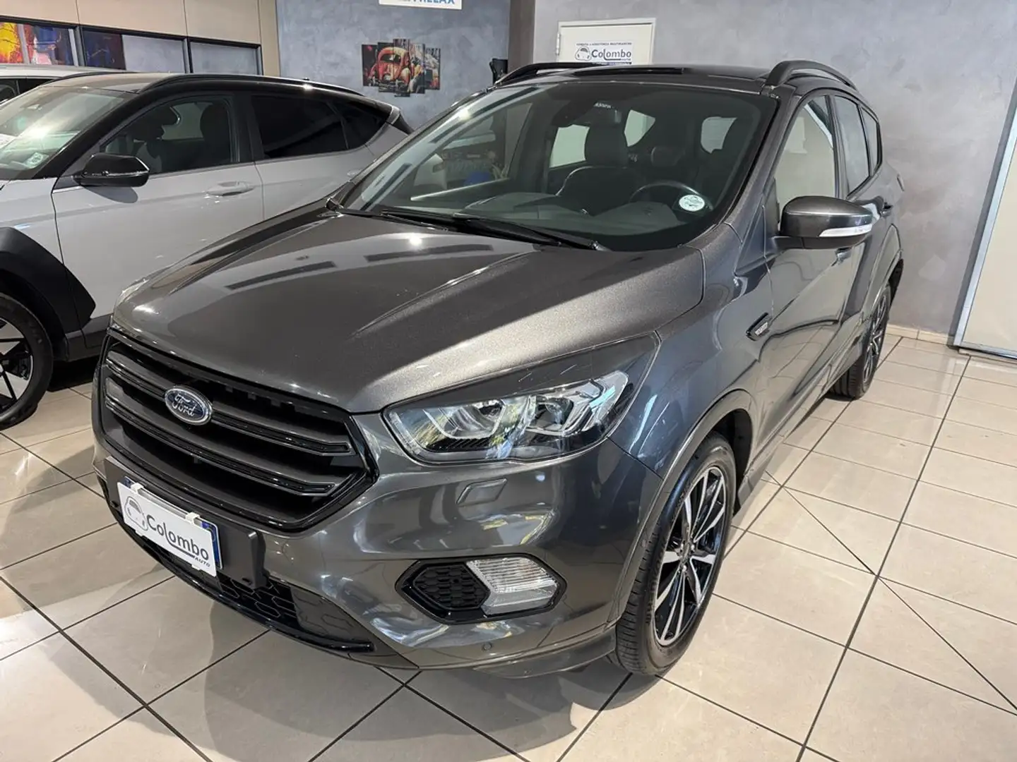 Ford Kuga 2.0 tdci ST-Line Awd Aut Navi Led App conn 18" Grigio - 1