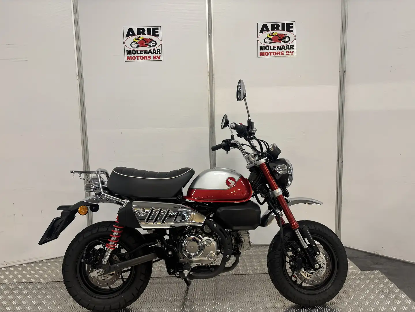 Honda Monkey 125 ABS Rood - 1