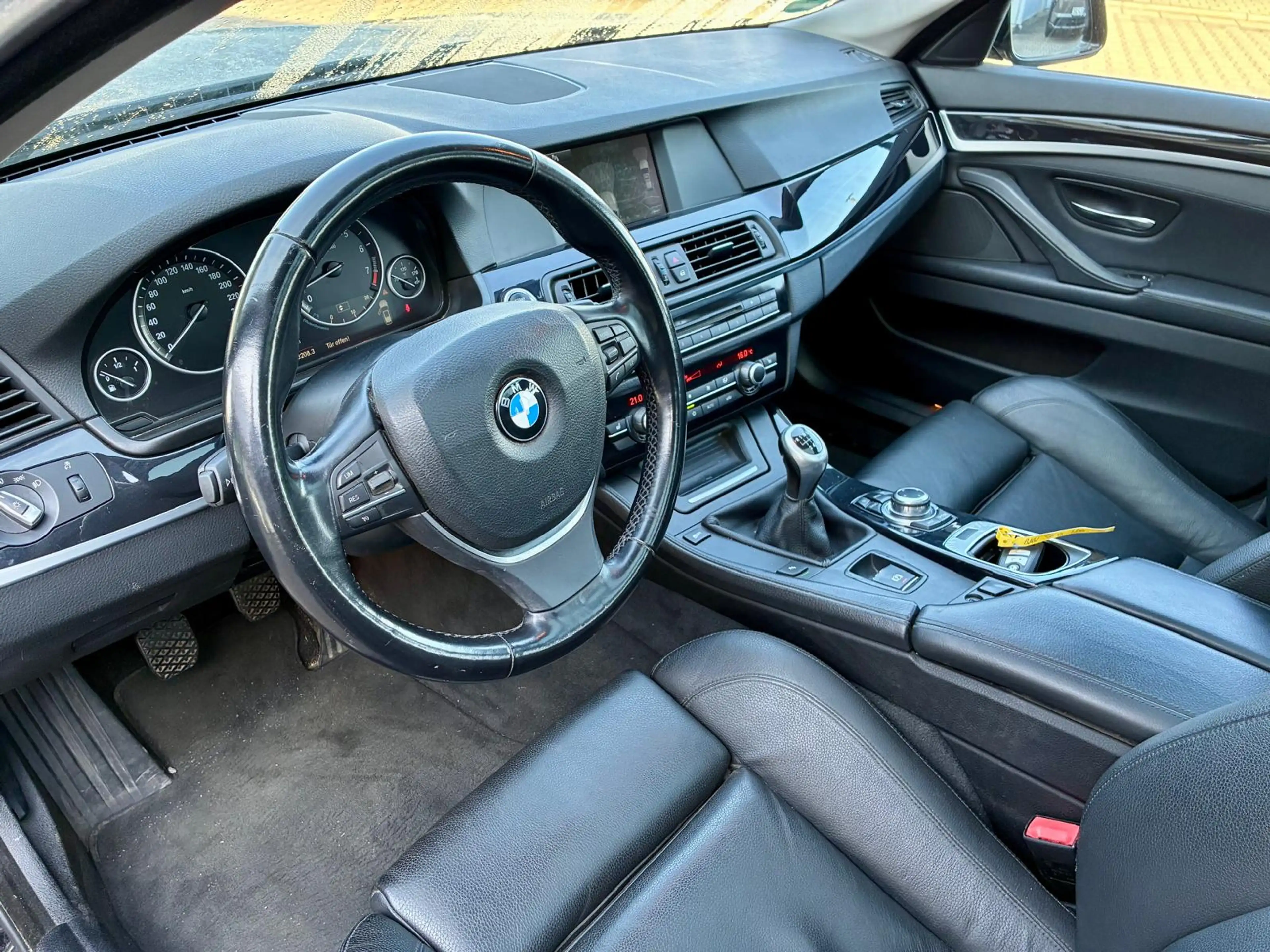 BMW 523 523 i Touring PANO-DACH*LEDER*XENON*SH*PDC — photo 12