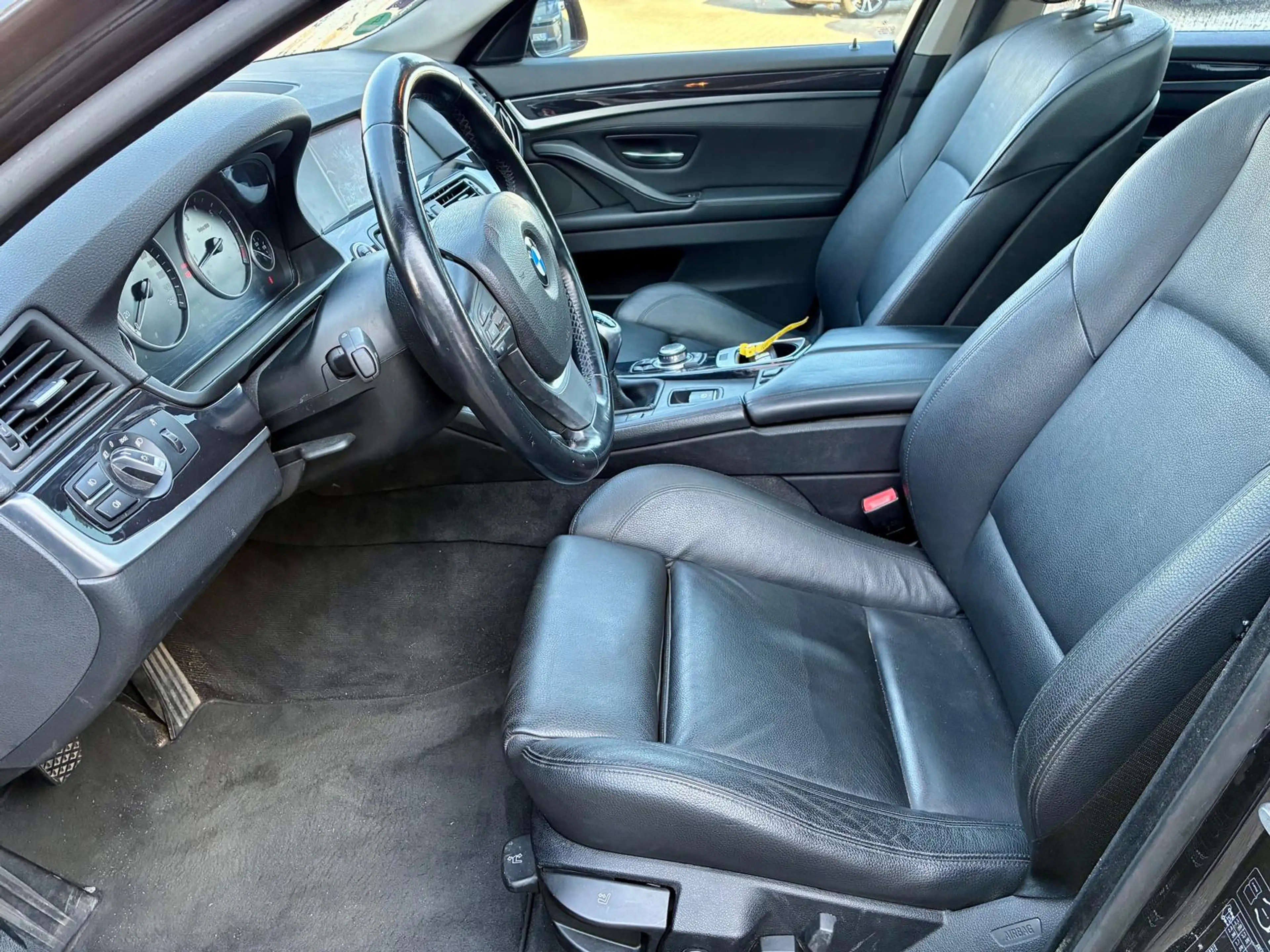 BMW 523 523 i Touring PANO-DACH*LEDER*XENON*SH*PDC — photo 11