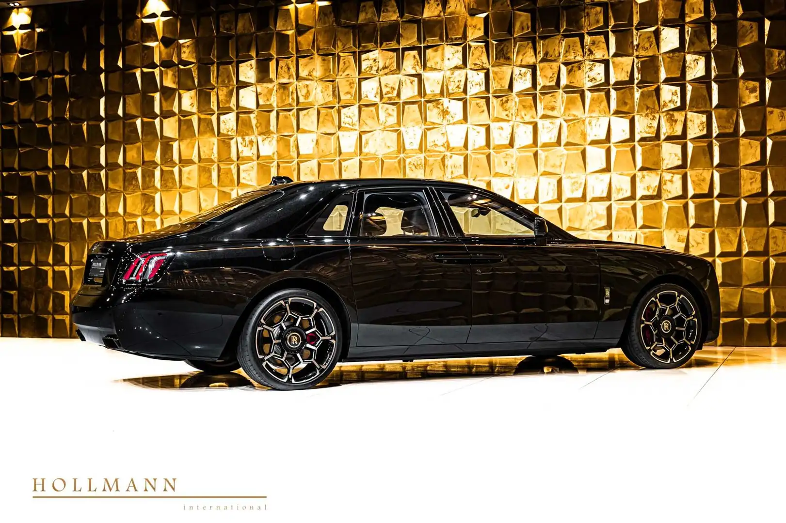 Rolls-Royce Ghost BLACK BADGE SERIES II+FACELIFT Schwarz - 2