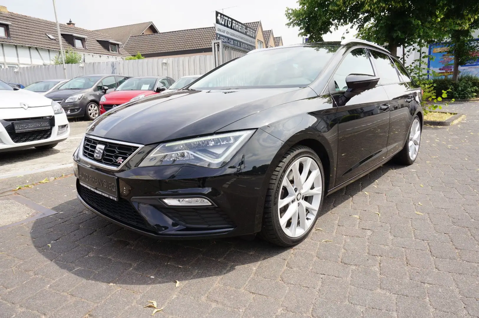 SEAT Leon ST FR 2-Hand/Navi/LED/TOP!!! Schwarz - 1