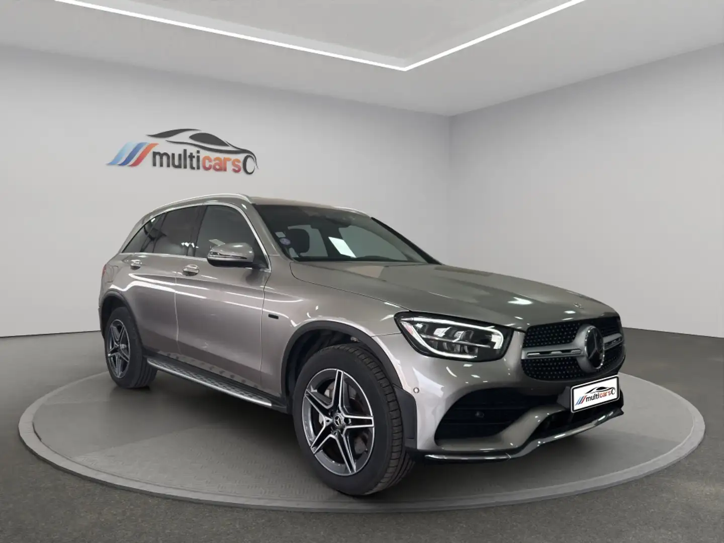 Mercedes-Benz GLC 300 300e 4Matic 9G-Tronic Gris - 1