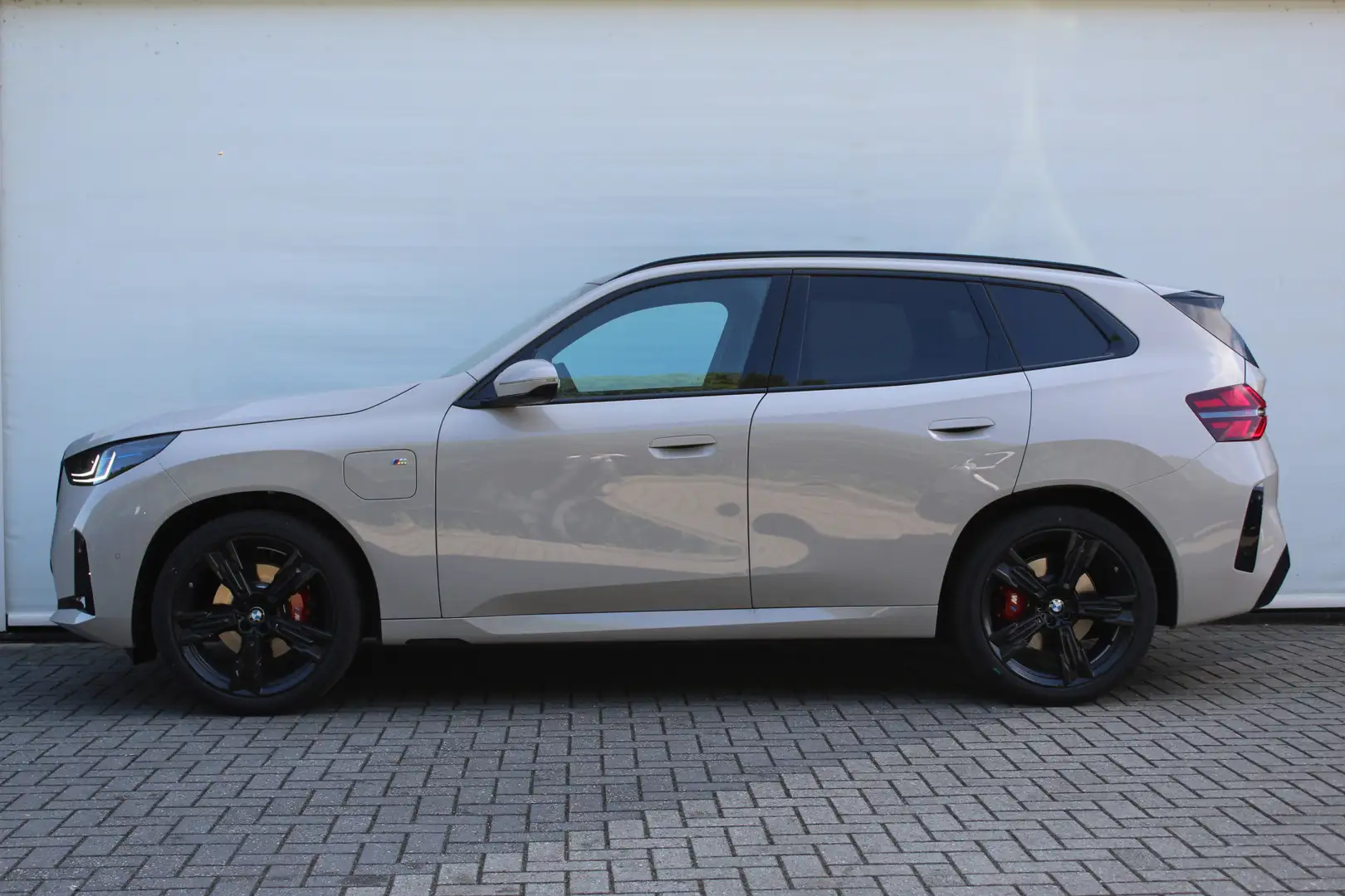 BMW X3 xDrive30e M Sport Automaat / Panoramadak / Trekhaa Grijs - 2
