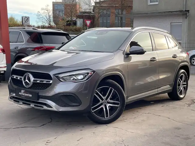 Mercedes-Benz GLA 200 Automatik NAVI/LED/R-KAMERA/GARANTIE/AHK