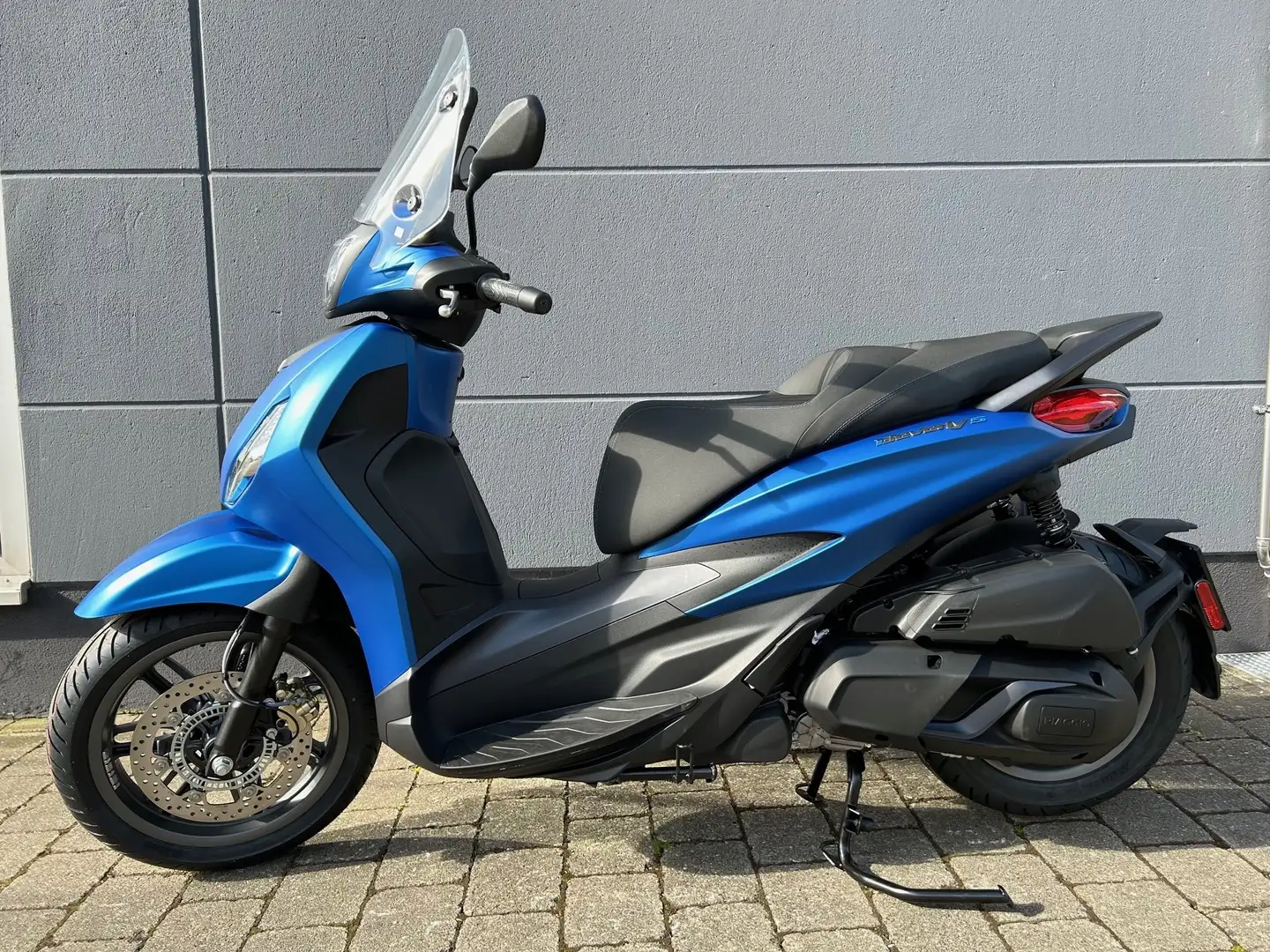 Piaggio Beverly 400 Modell 2025!!! Topcase oder 0% Finanzierung Modrá - 1