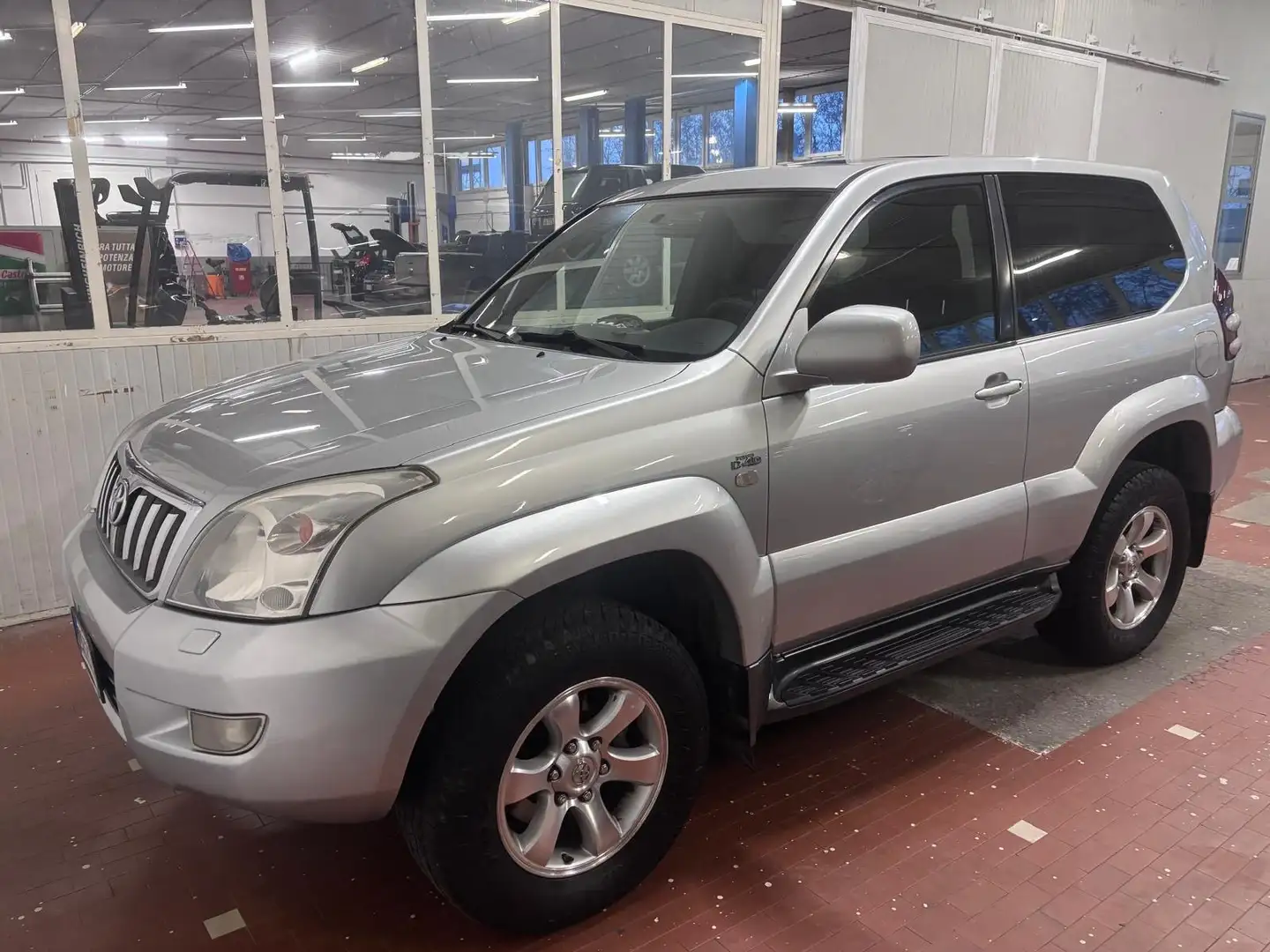 Toyota Land Cruiser 3p 3.0 d4-d Executive auto Argento - 2