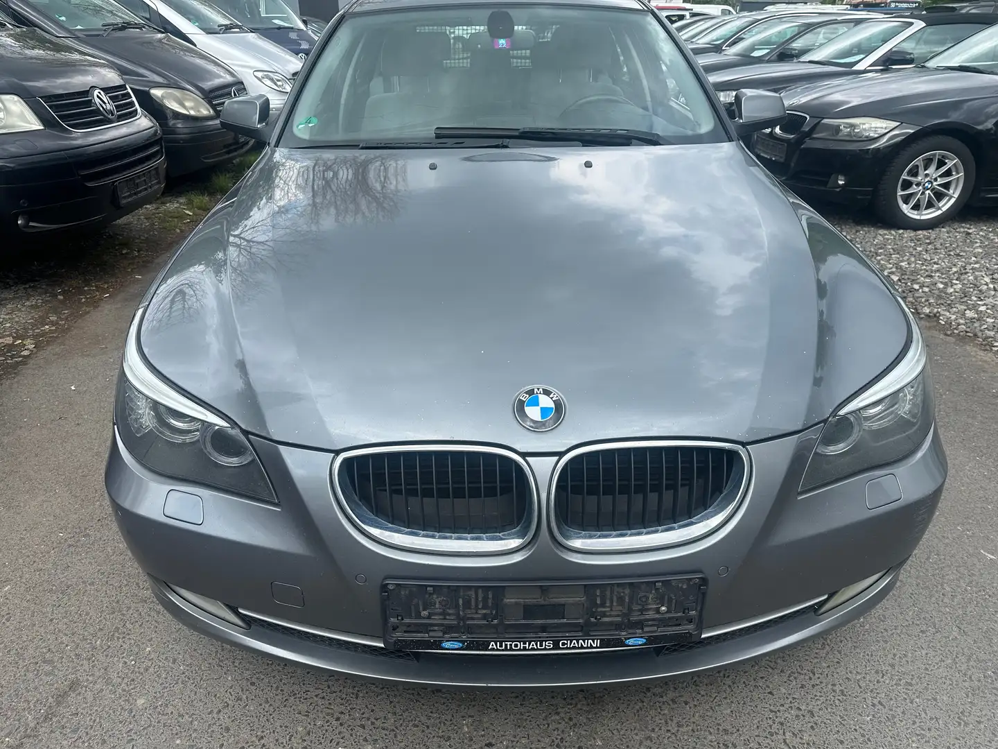 BMW 520 d AUTOMATIK NAVI XENON EURO 5. TÜV 10.26 Grau - 2