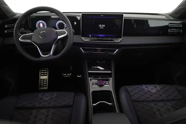 Volkswagen Tiguan view 4