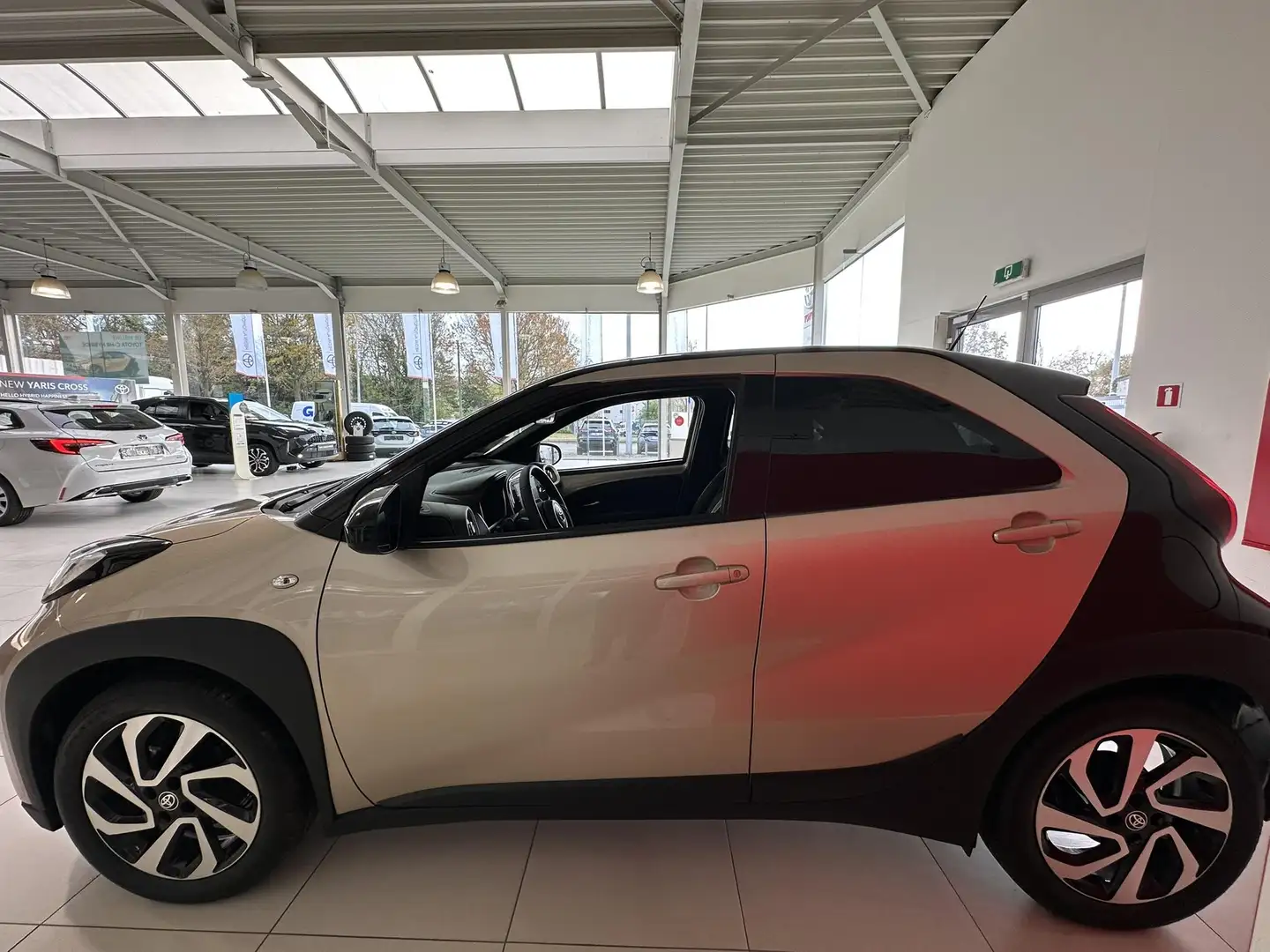 Toyota Aygo Hatchback 1.0L CVT PULSE - 2