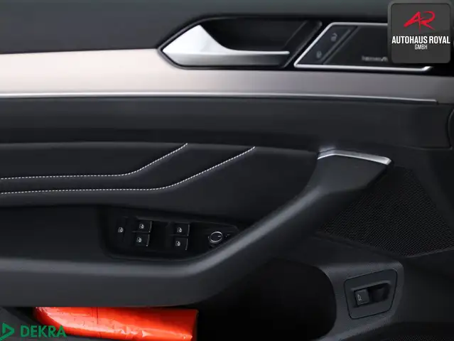 Volkswagen Passat view 13