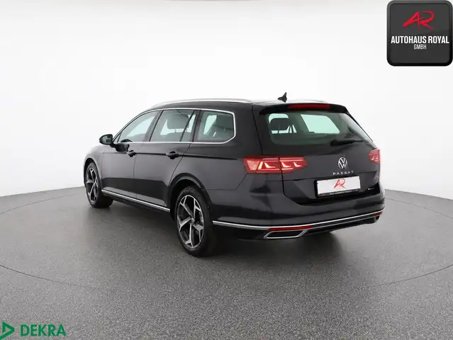 Volkswagen Passat view 3