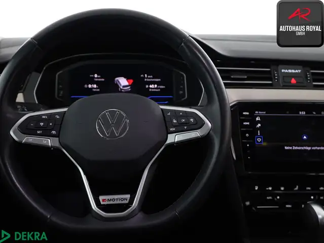 Volkswagen Passat view 14