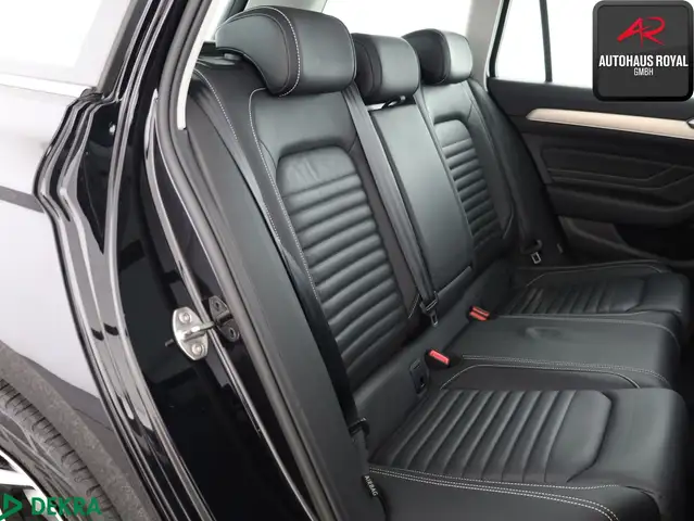 Volkswagen Passat view 12