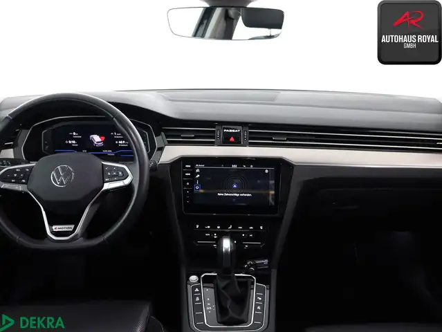 Volkswagen Passat view 9