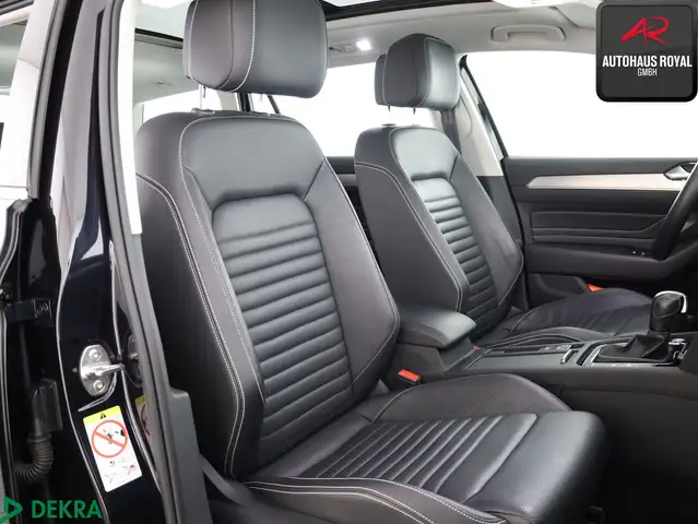 Volkswagen Passat view 11