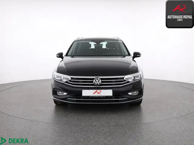Volkswagen Passat view 8