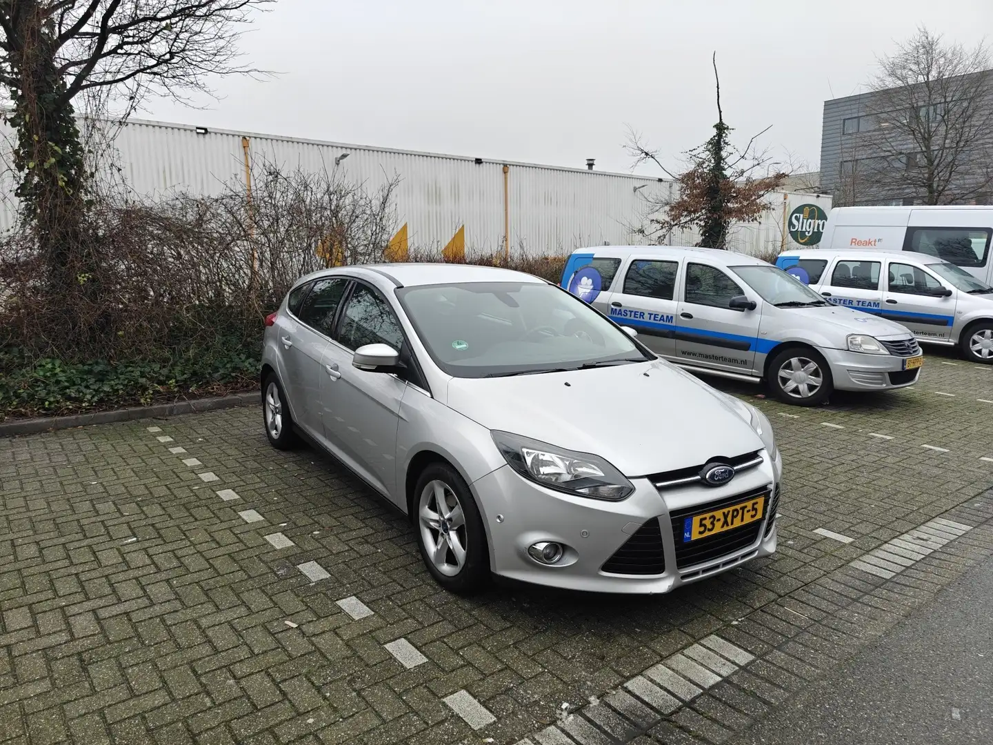 Ford Focus 1.0 EcoB. Titanium Grijs - 1