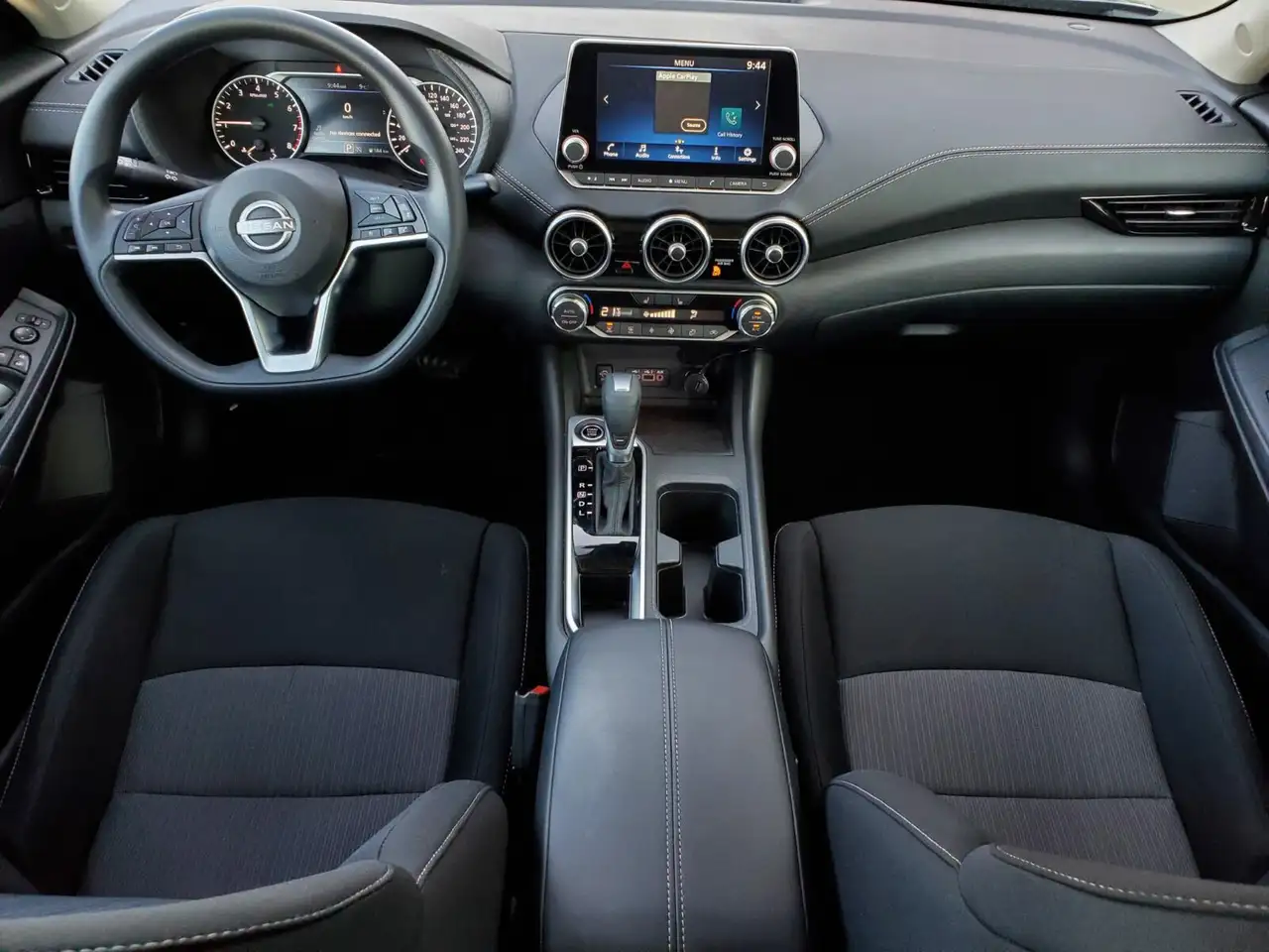 Nissan Sentra снимка Nissan Sentra