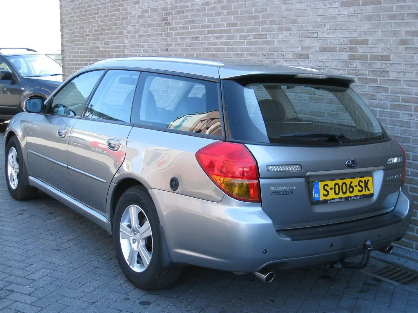 Subaru Legacy Touring Wagon 2.0R - Lederen bekleding - Trekhaak Grau - 2
