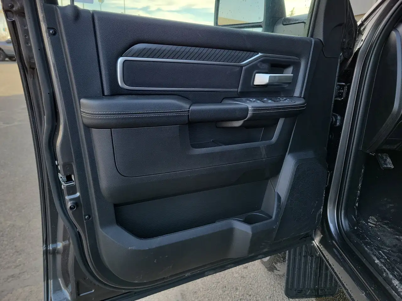 RAM 3500 снимка RAM 3500