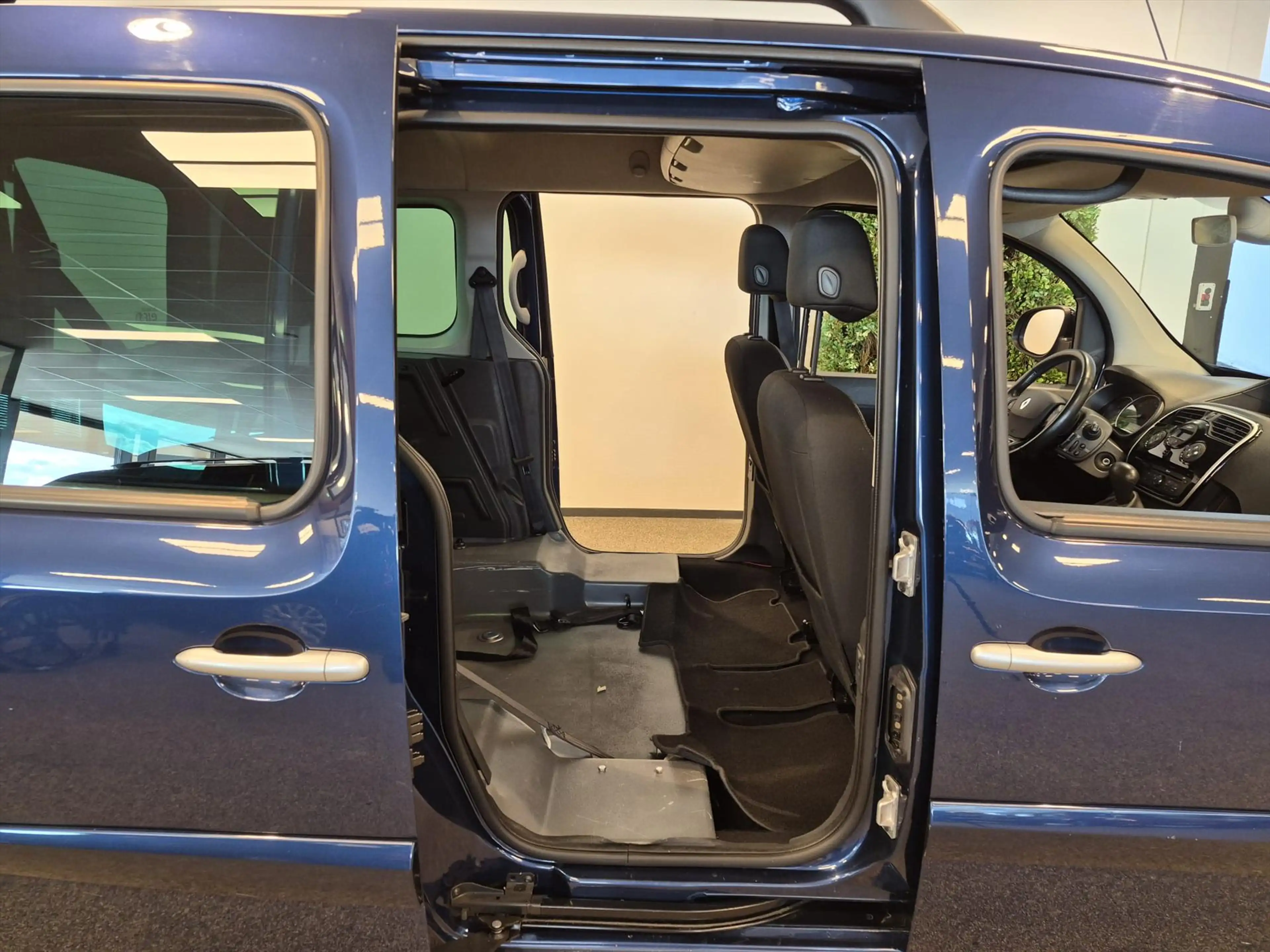 Renault Kangoo Rolstoelauto Automaat 3+1 — photo 7