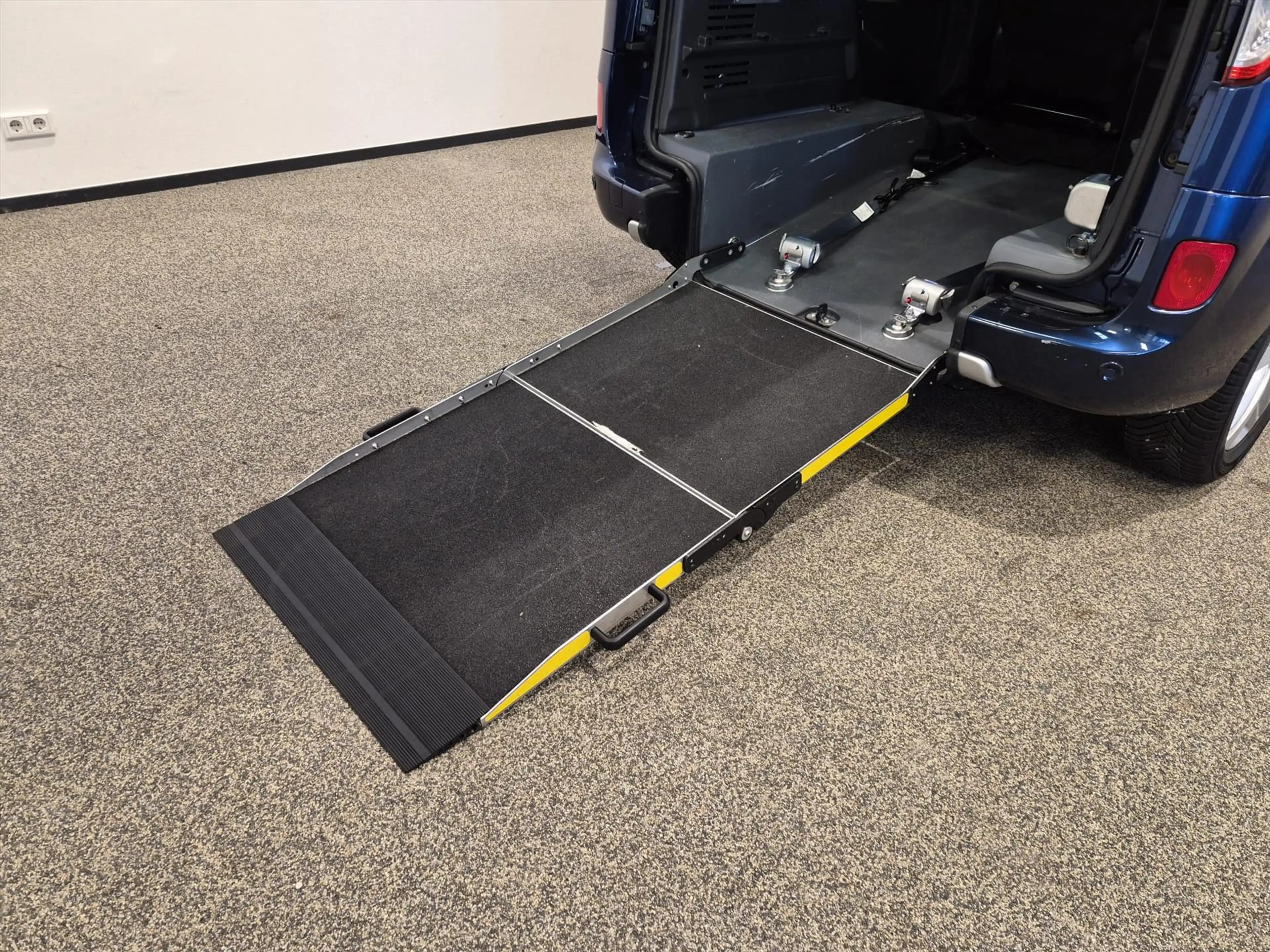 Renault Kangoo Rolstoelauto Automaat 3+1 — photo 10
