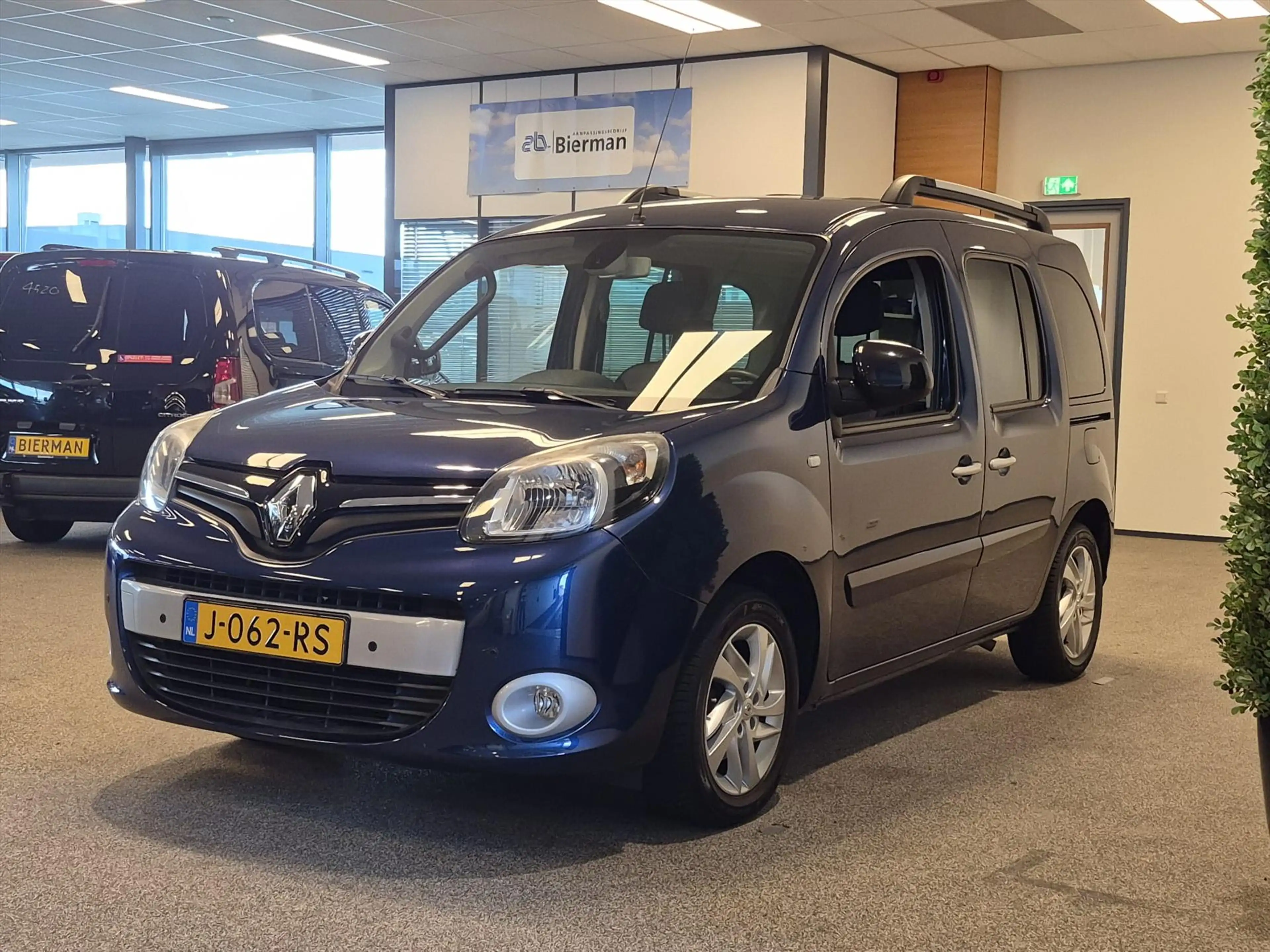 Renault Kangoo Rolstoelauto Automaat 3+1 — photo 15