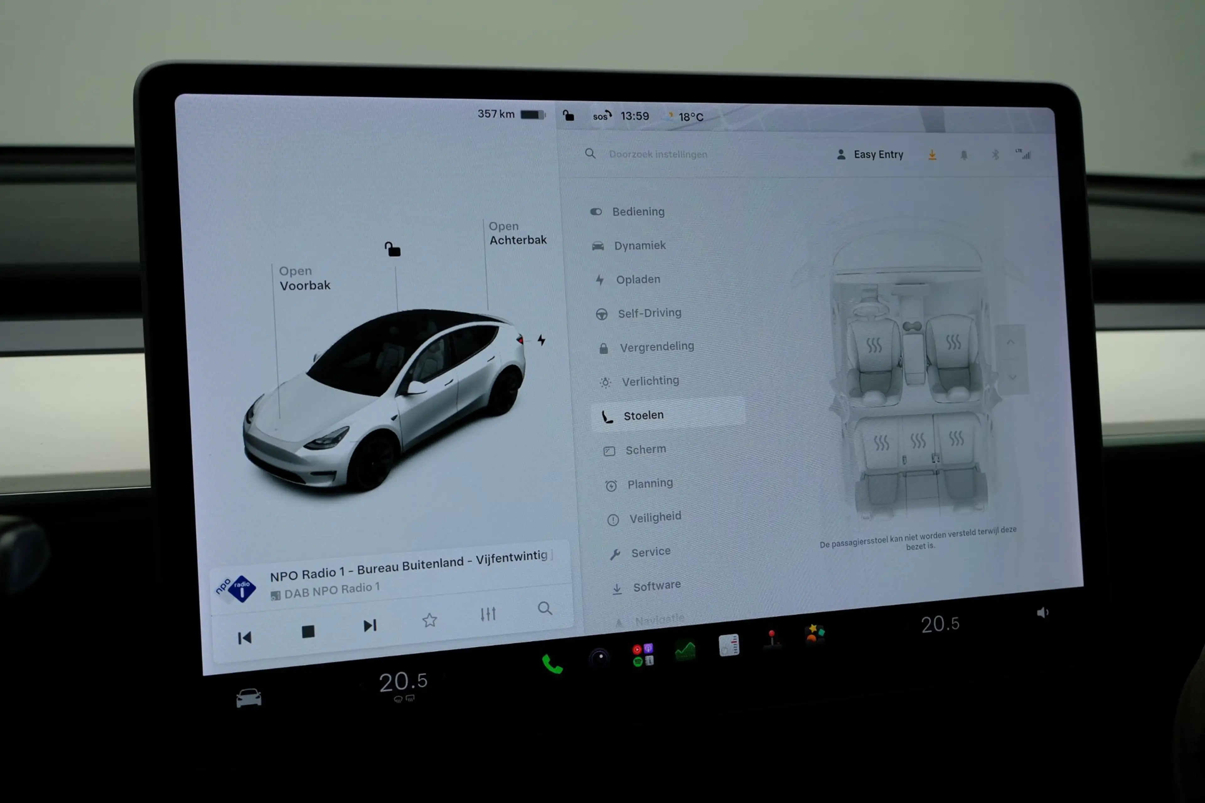 Tesla Model Y Long Range AWD 75 kWh Aut. Leder|Pano|LED|Navi|LMV — photo 14