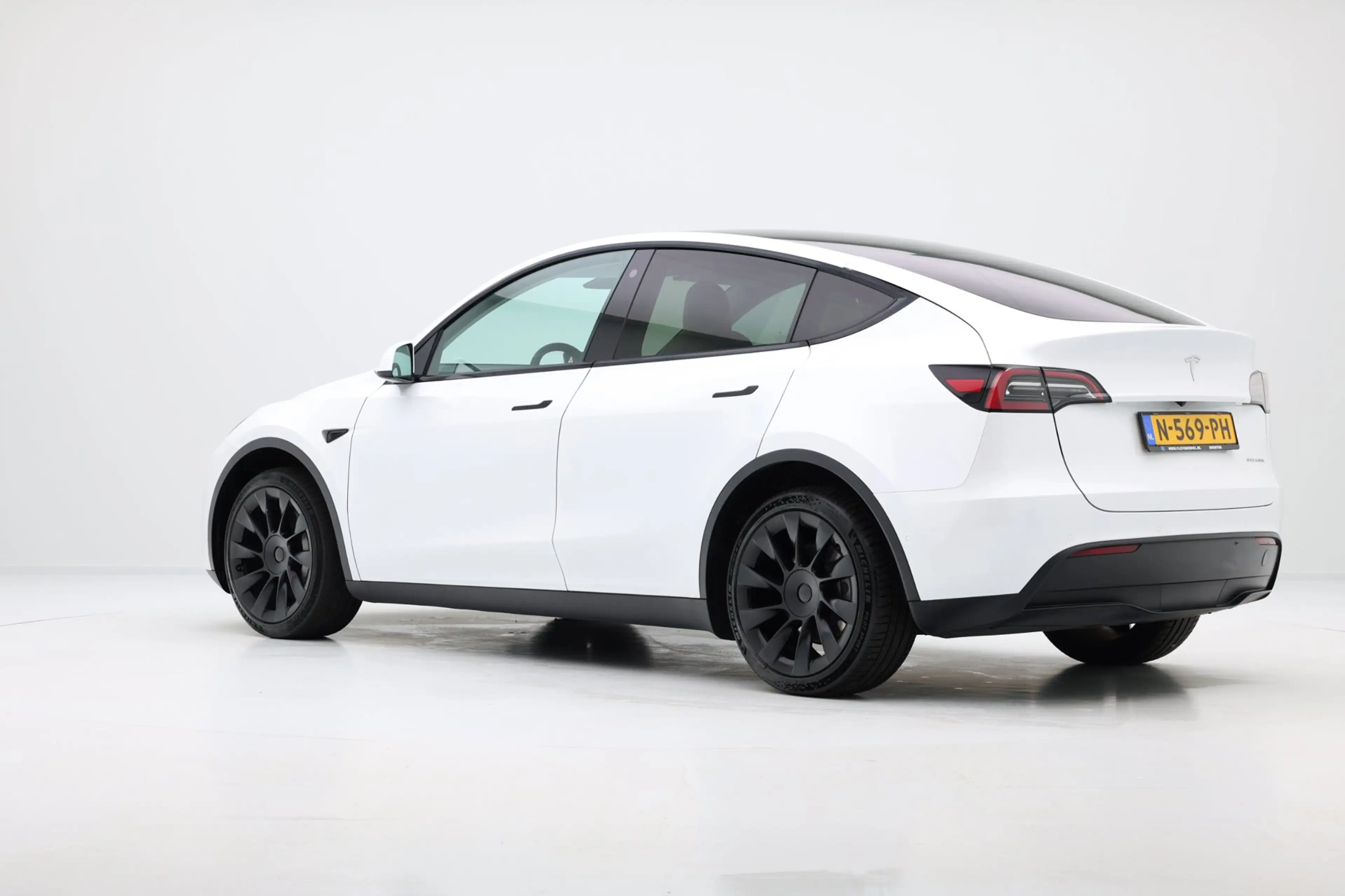 Tesla Model Y Long Range AWD 75 kWh Aut. Leder|Pano|LED|Navi|LMV — photo 4