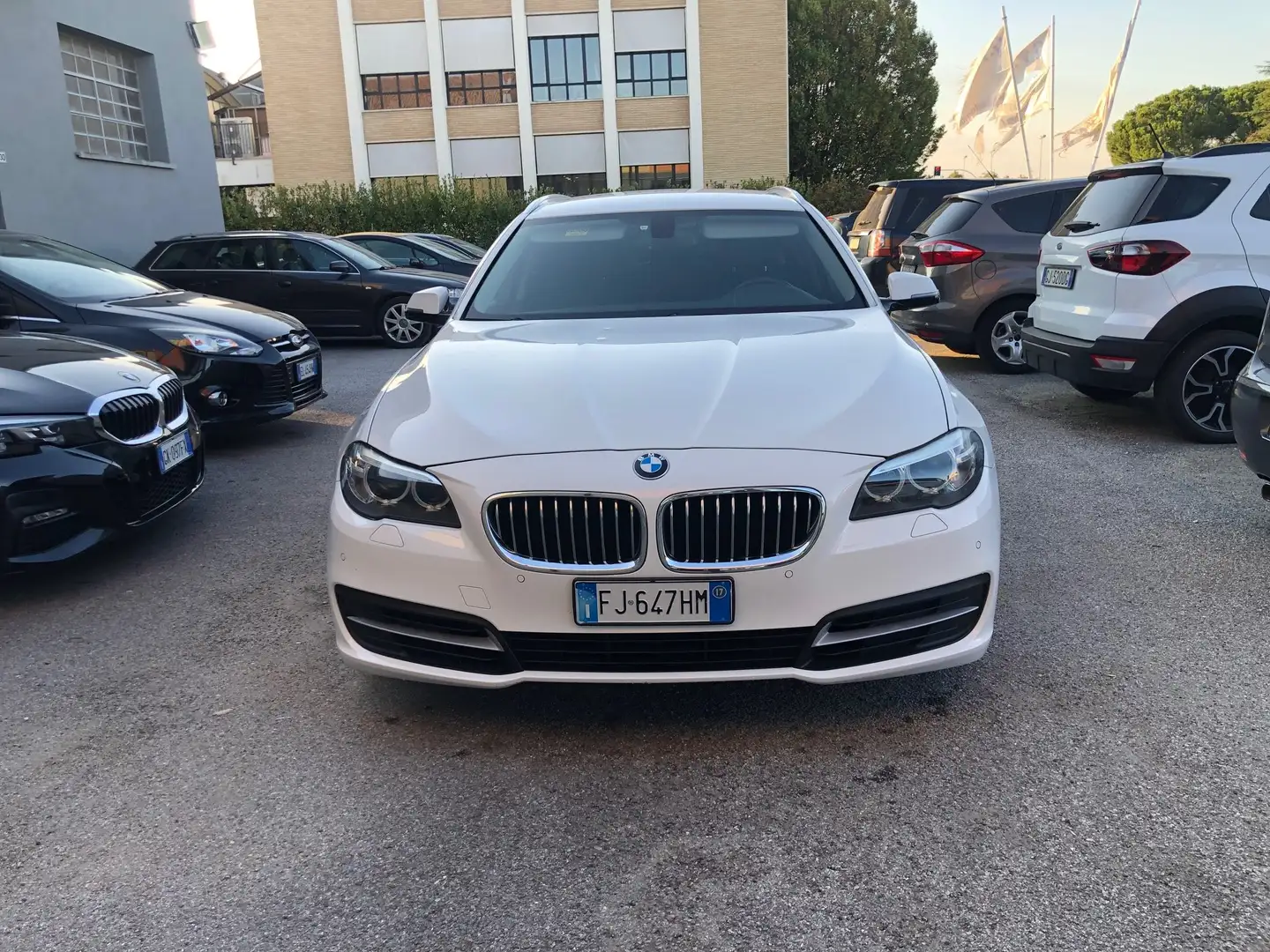 BMW 520 Serie 5  Touring 520d Touring xdrive Business Bianco - 2